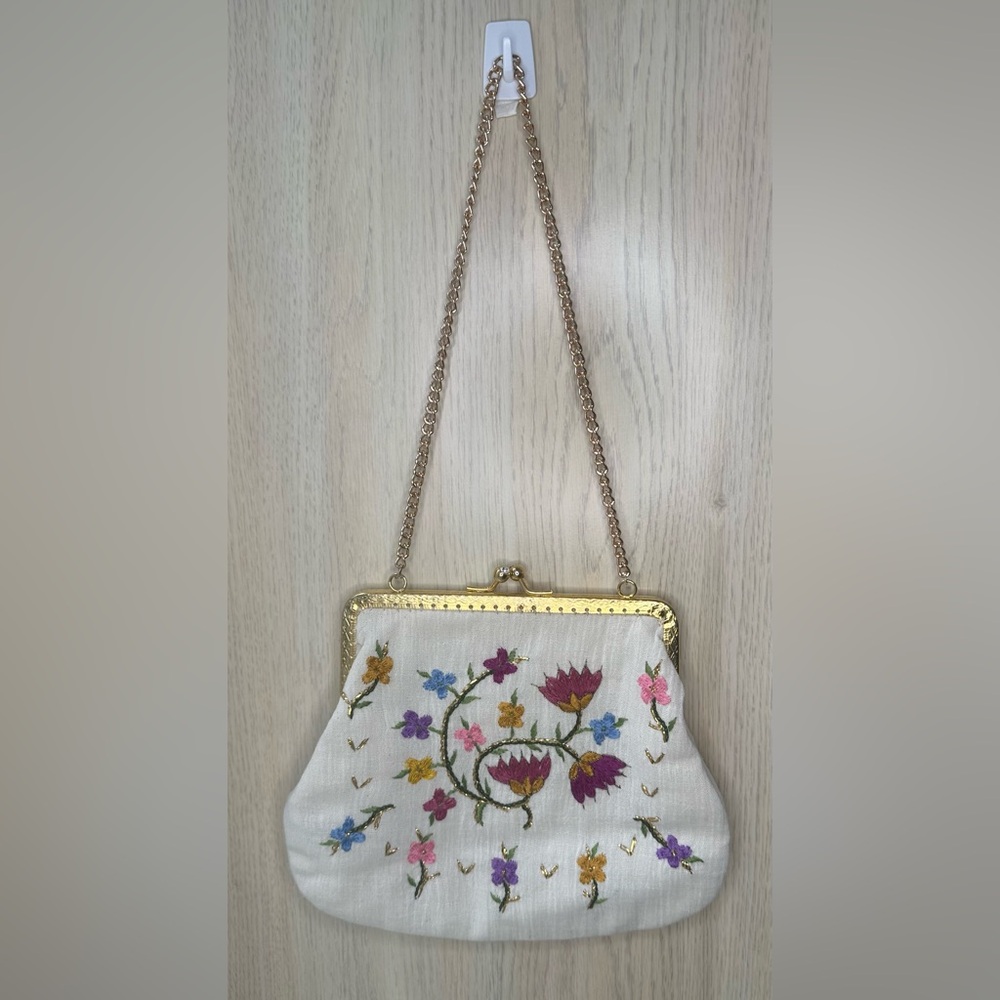 Floral Embroidered Kiss lock Purse